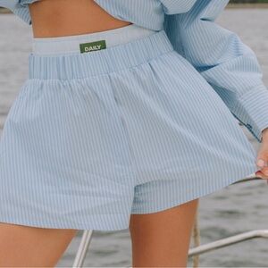 daily drills poplin double band resort shorts blue striped.   only worn once